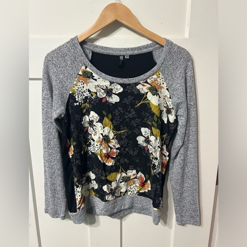 KUT From the Kloth Small Gray Black‎ Floral Baseball Style Long Sleeve Shirt
